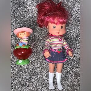 Strawberry Shortcake doll and bubble bath container Vintage
